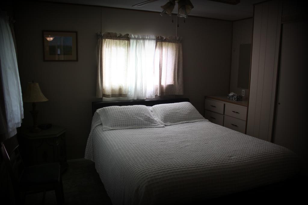 Robert'S Roost Rv Park Resort Кенель Экстерьер фото