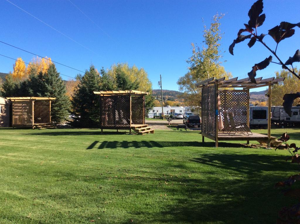 Robert'S Roost Rv Park Resort Кенель Экстерьер фото