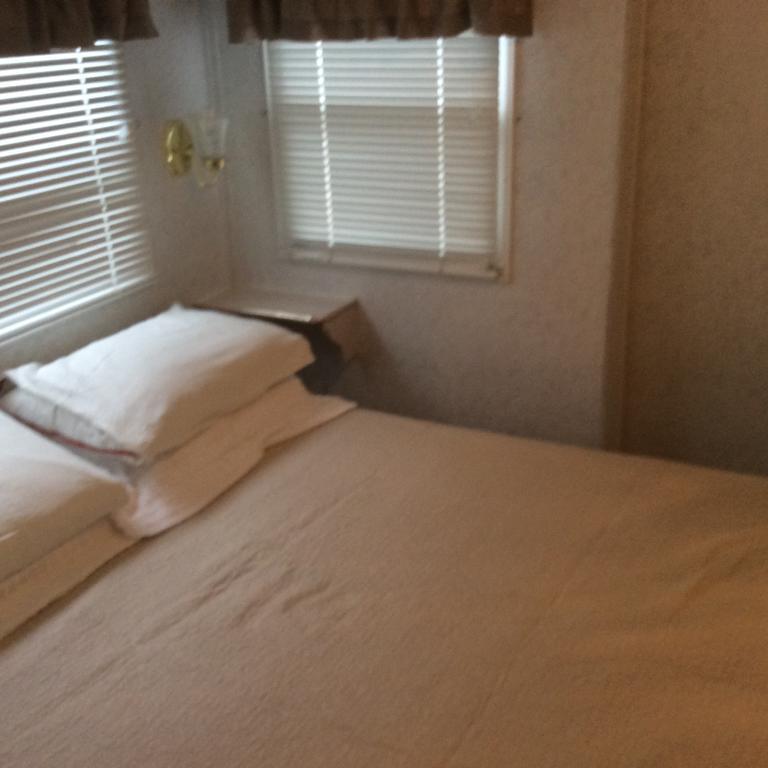Robert'S Roost Rv Park Resort Кенель Экстерьер фото