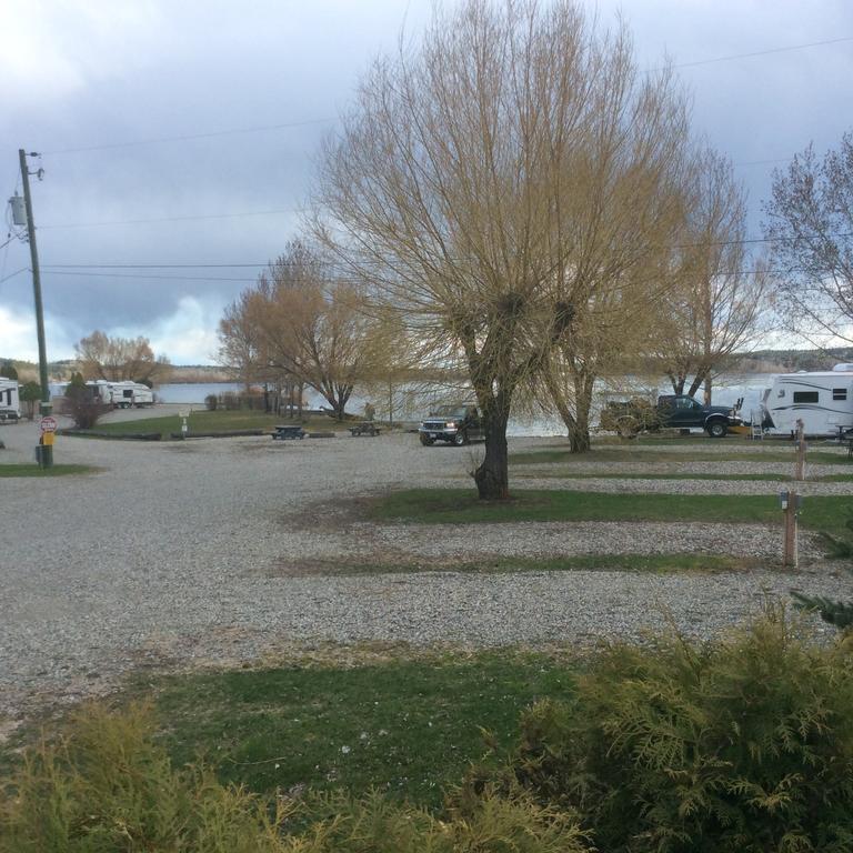 Robert'S Roost Rv Park Resort Кенель Экстерьер фото